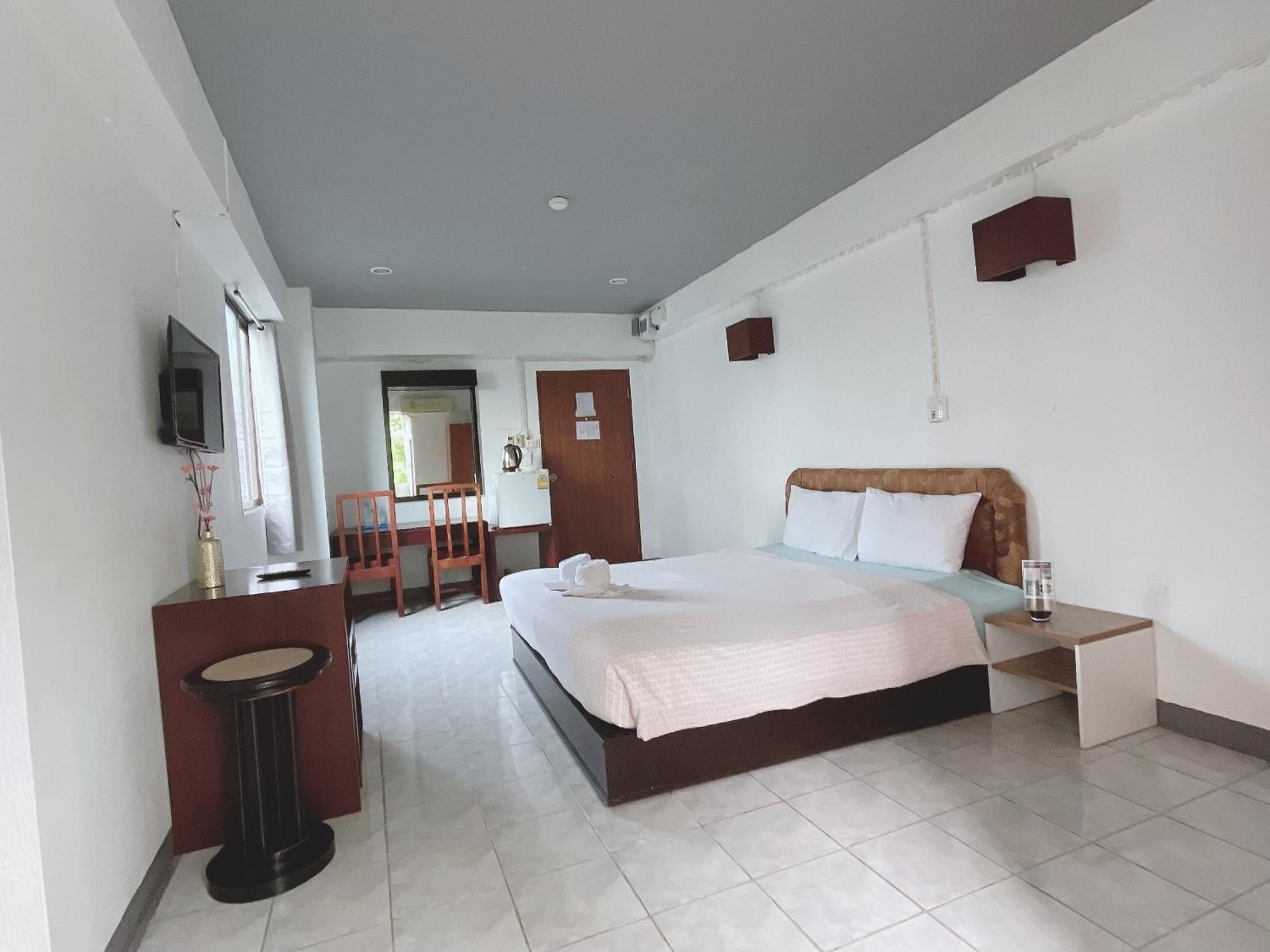 โรงแรมวินบางนา Win Bangna Hotel Bangkok Exterior foto