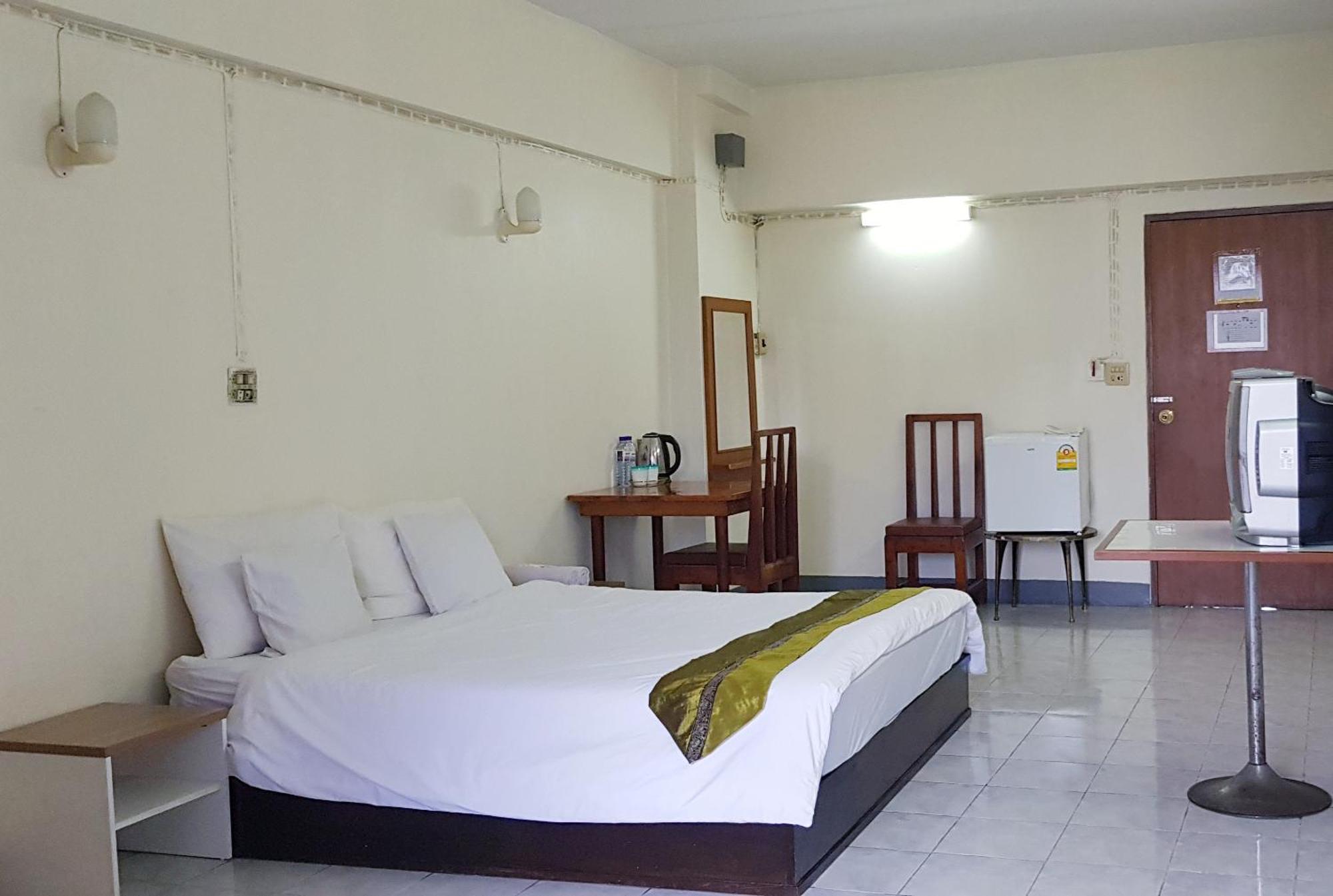 โรงแรมวินบางนา Win Bangna Hotel Bangkok Habitación foto